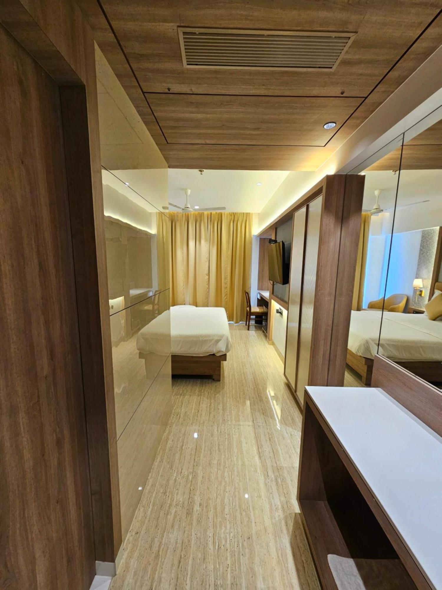 Hotel Golden Nest Thane Zewnętrze zdjęcie