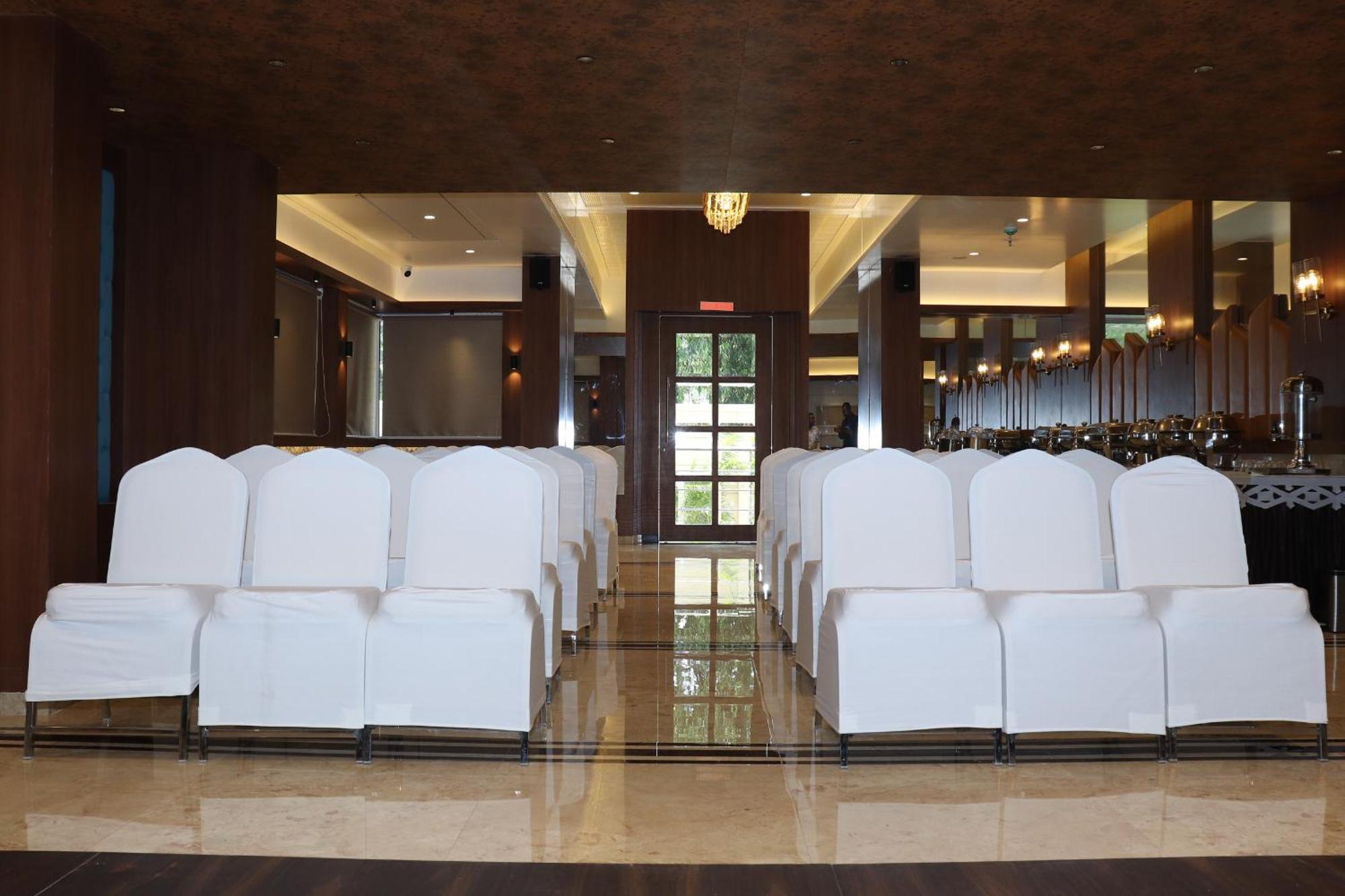 Hotel Golden Nest Thane Zewnętrze zdjęcie