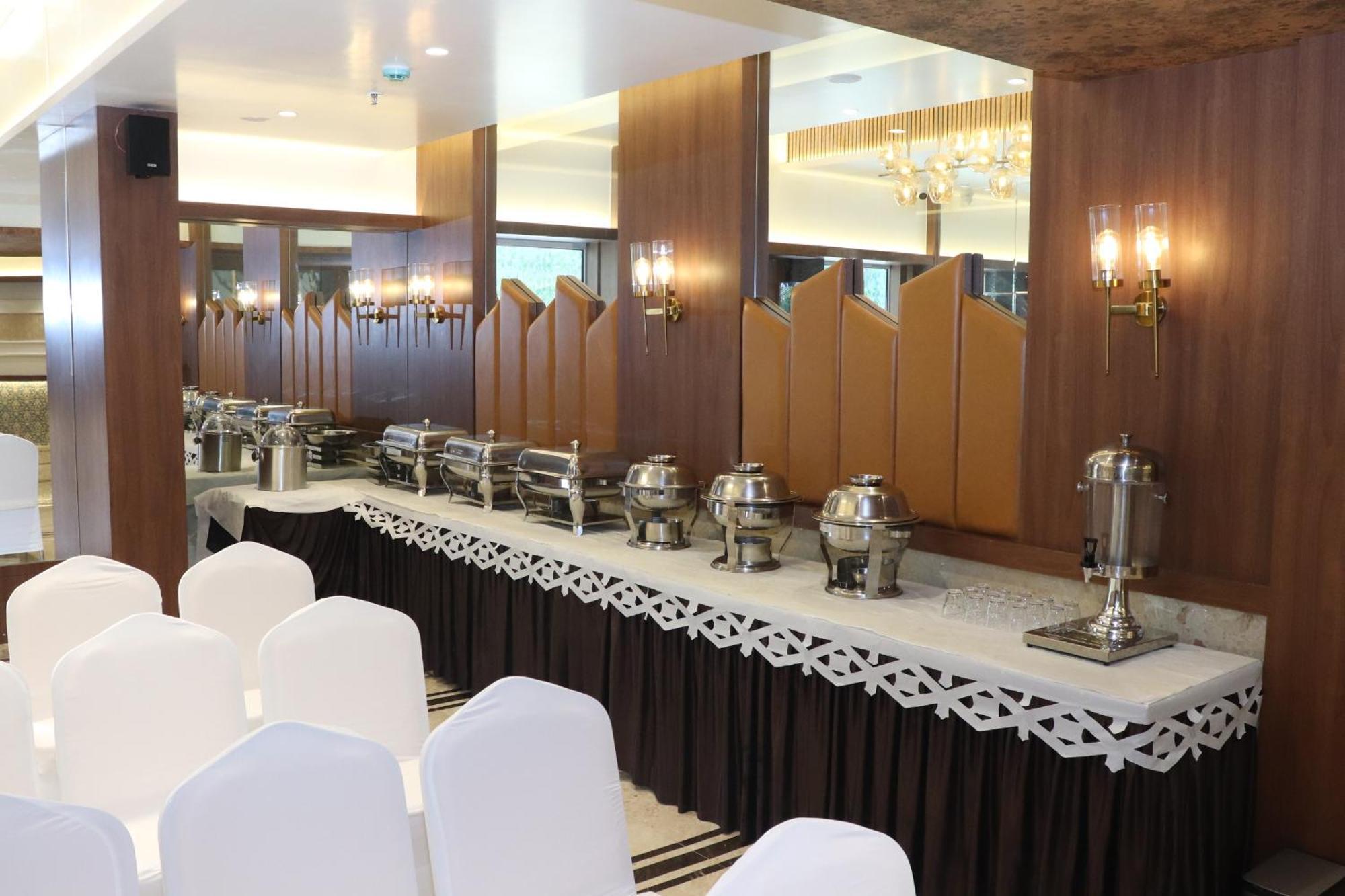 Hotel Golden Nest Thane Zewnętrze zdjęcie