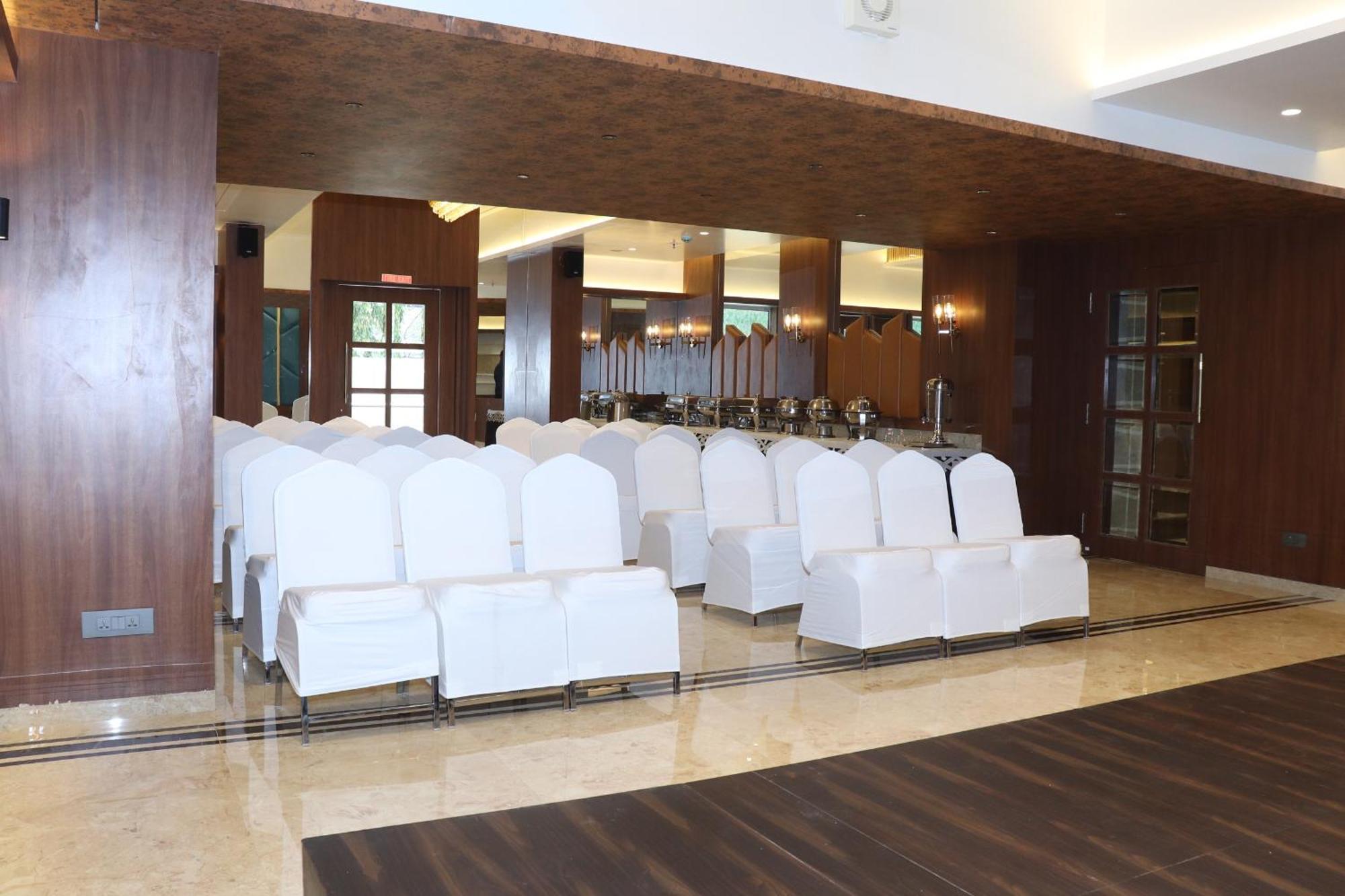 Hotel Golden Nest Thane Zewnętrze zdjęcie