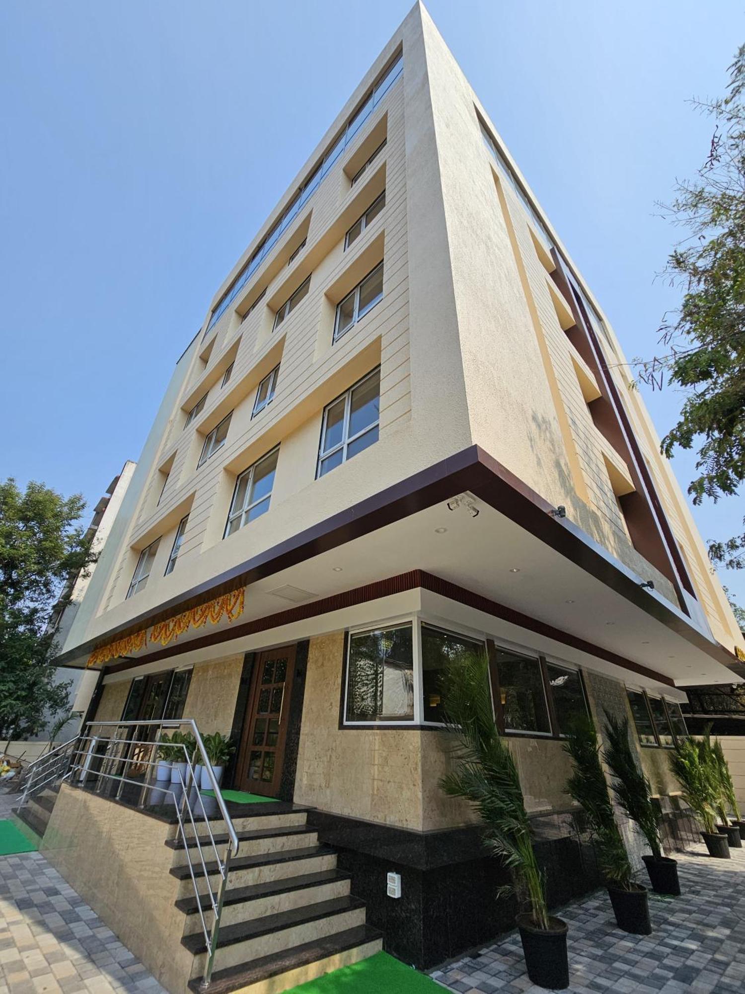 Hotel Golden Nest Thane Zewnętrze zdjęcie