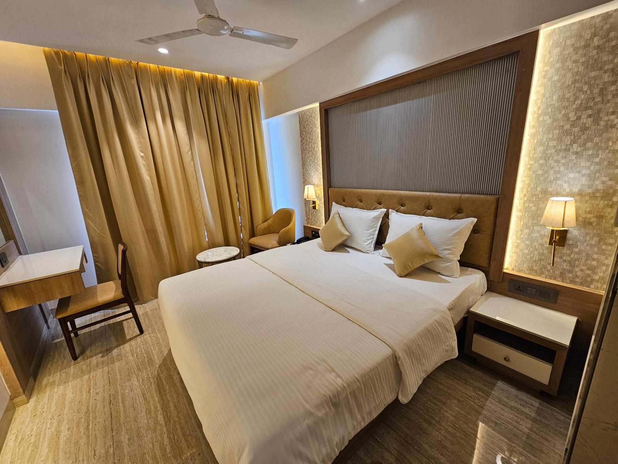 Hotel Golden Nest Thane Zewnętrze zdjęcie