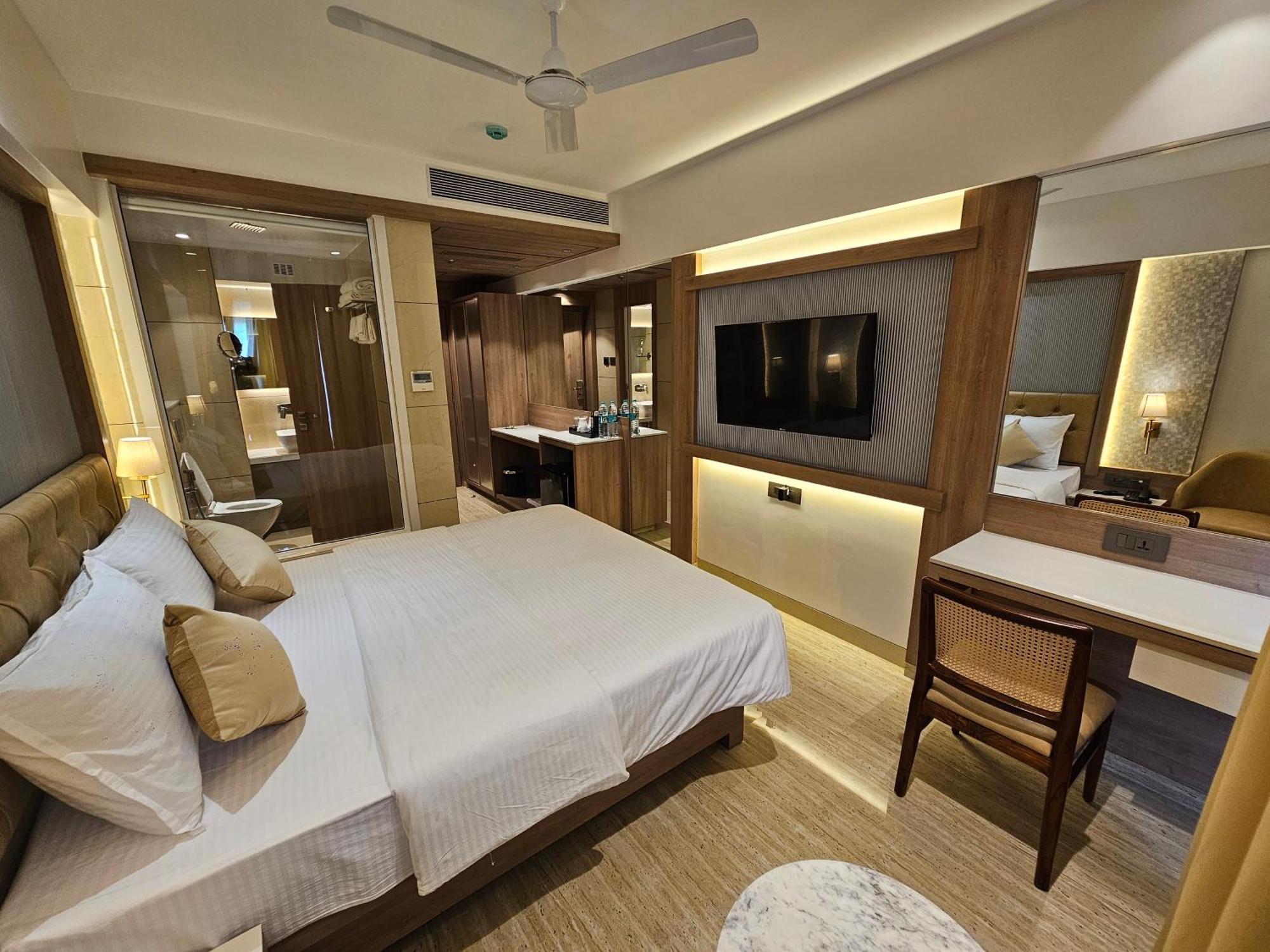 Hotel Golden Nest Thane Zewnętrze zdjęcie